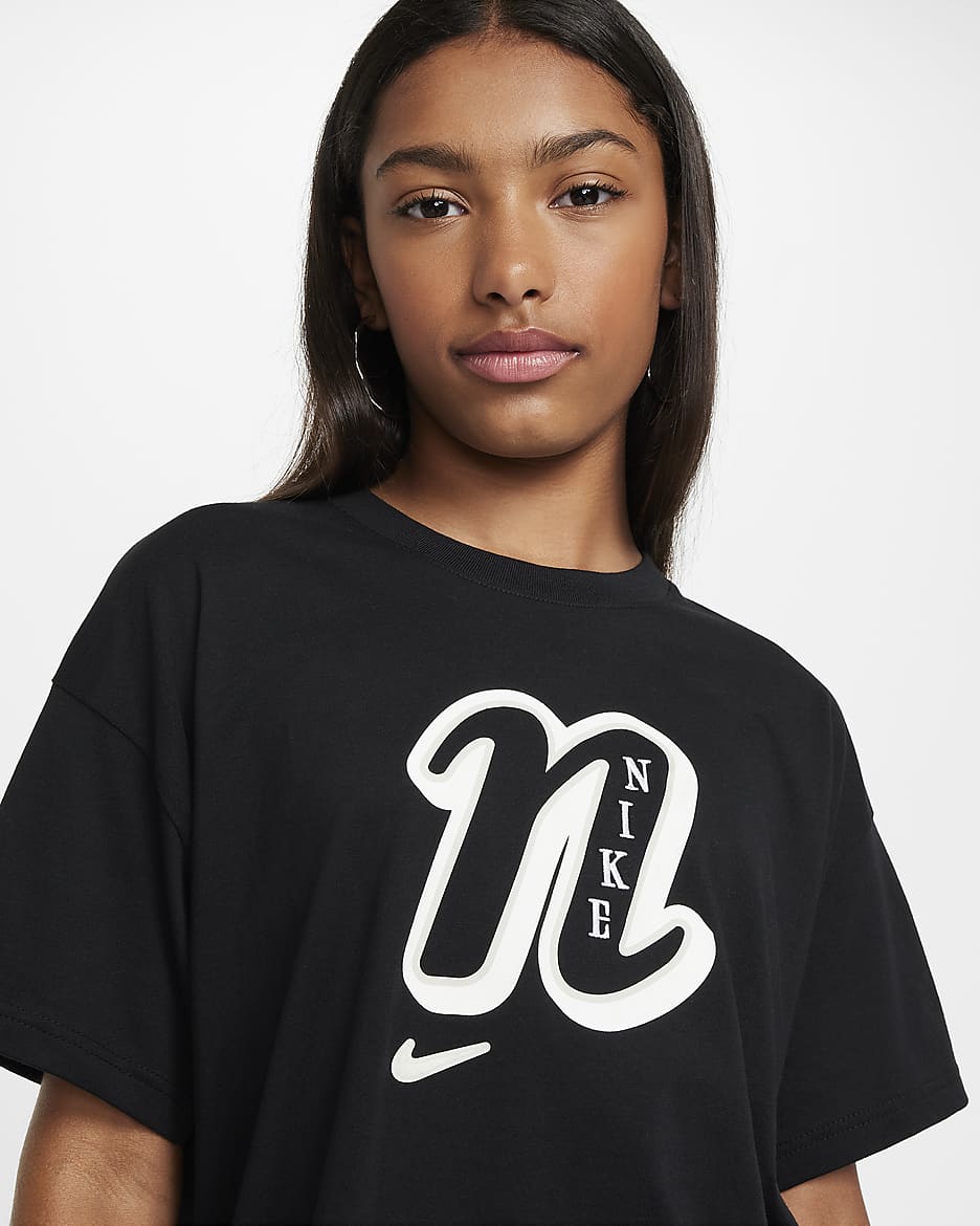 Nike Sportswear Girls T Shirt. Nike LU